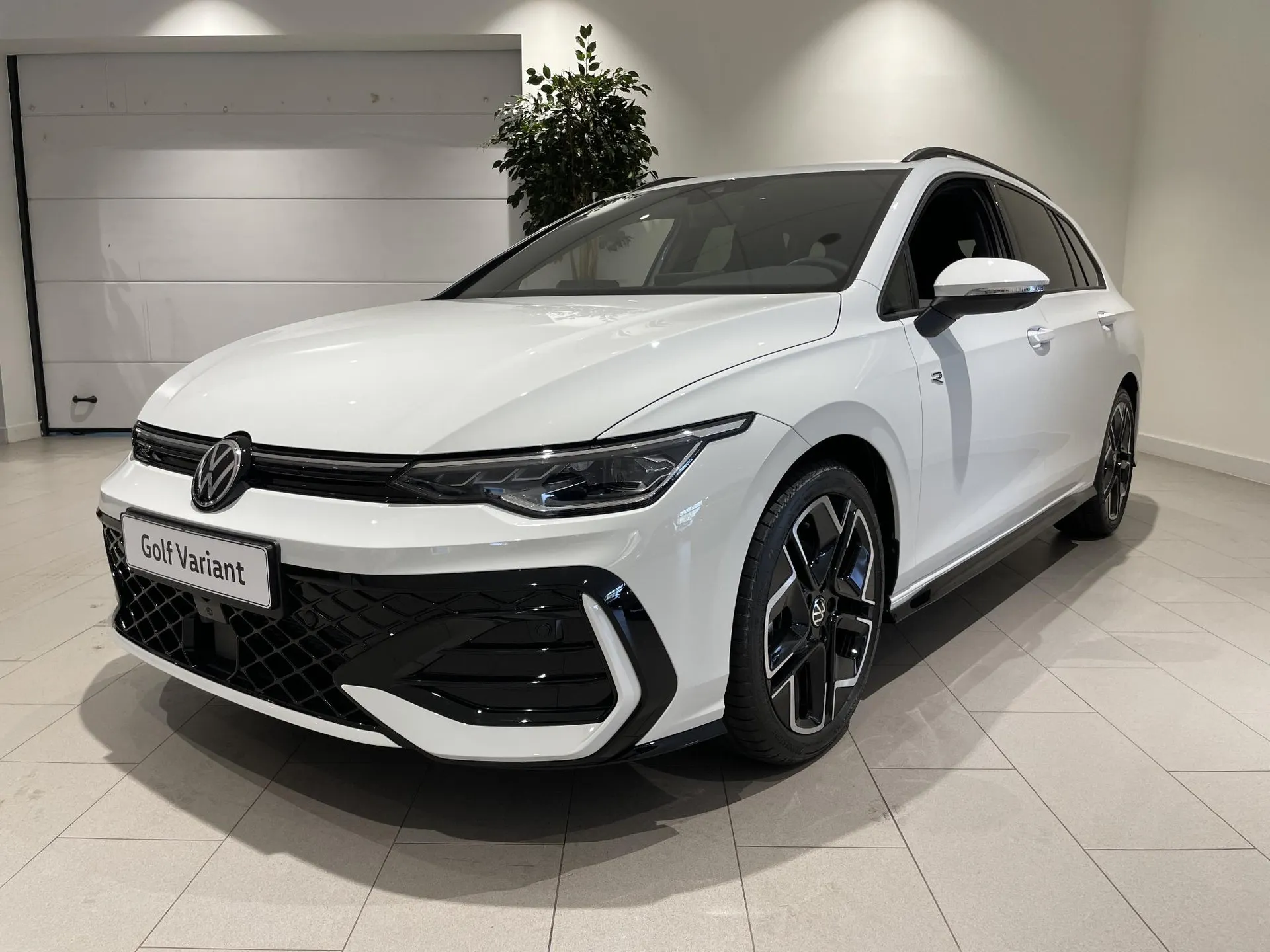 Volkswagen Golf Variant 1.5 eTSI R-Line Edition