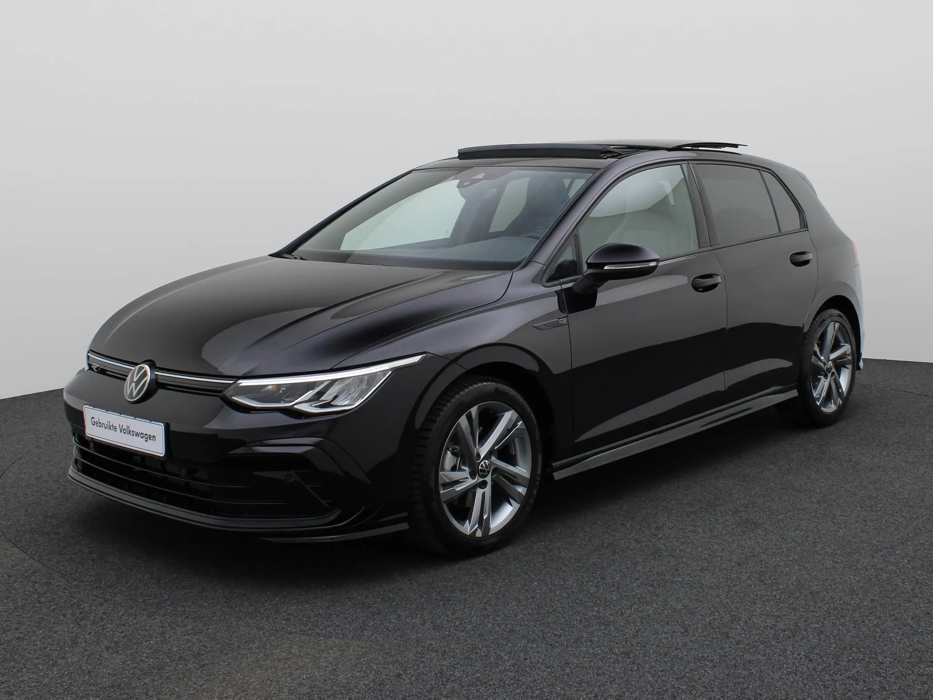Volkswagen Golf 1.5eTSI/ DSG R-Line