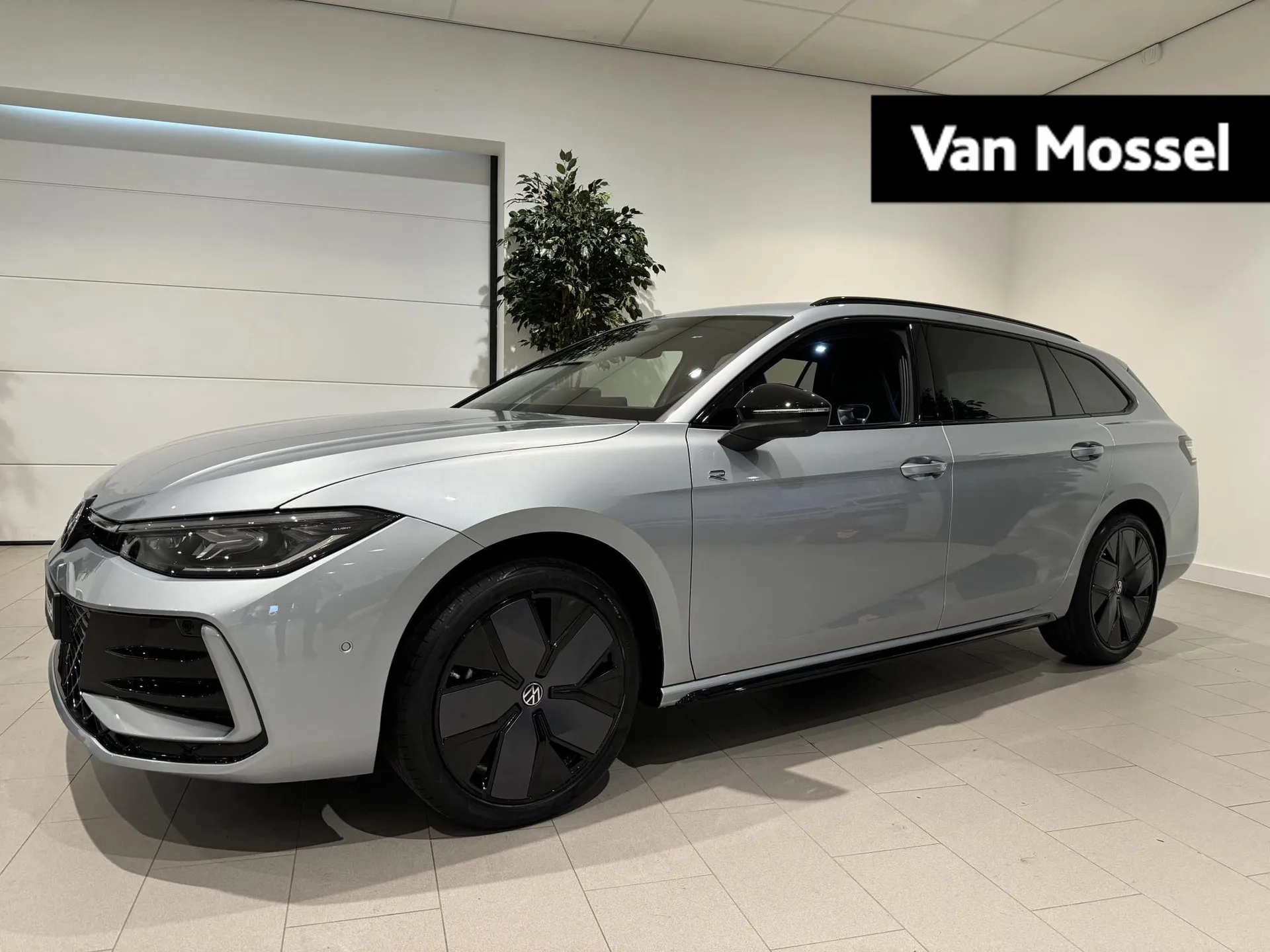 Volkswagen Passat Variant 1.5 eTSI R-Line Edition